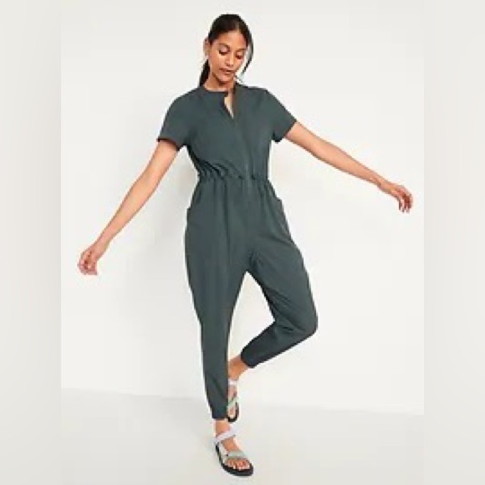 Old Navy Short-Sleeve StretchTech Collarless Jumpsuit Green